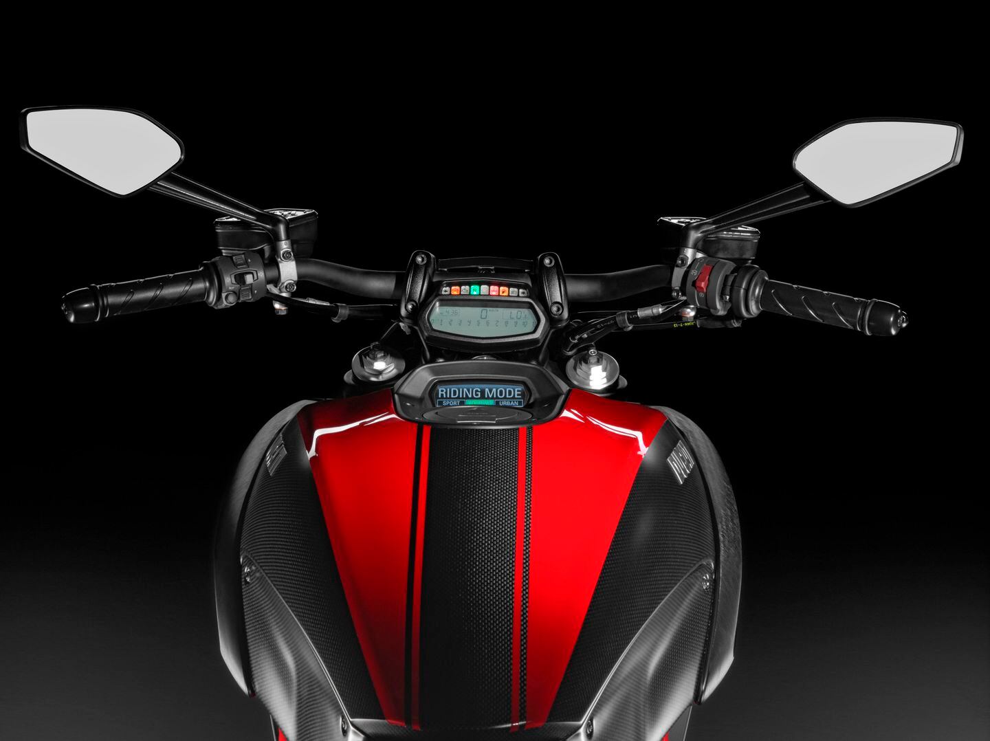 DUCATI　ディアベル　2015年式 First look: 2015 Ducati Diavel | Motorcycle Cruiser