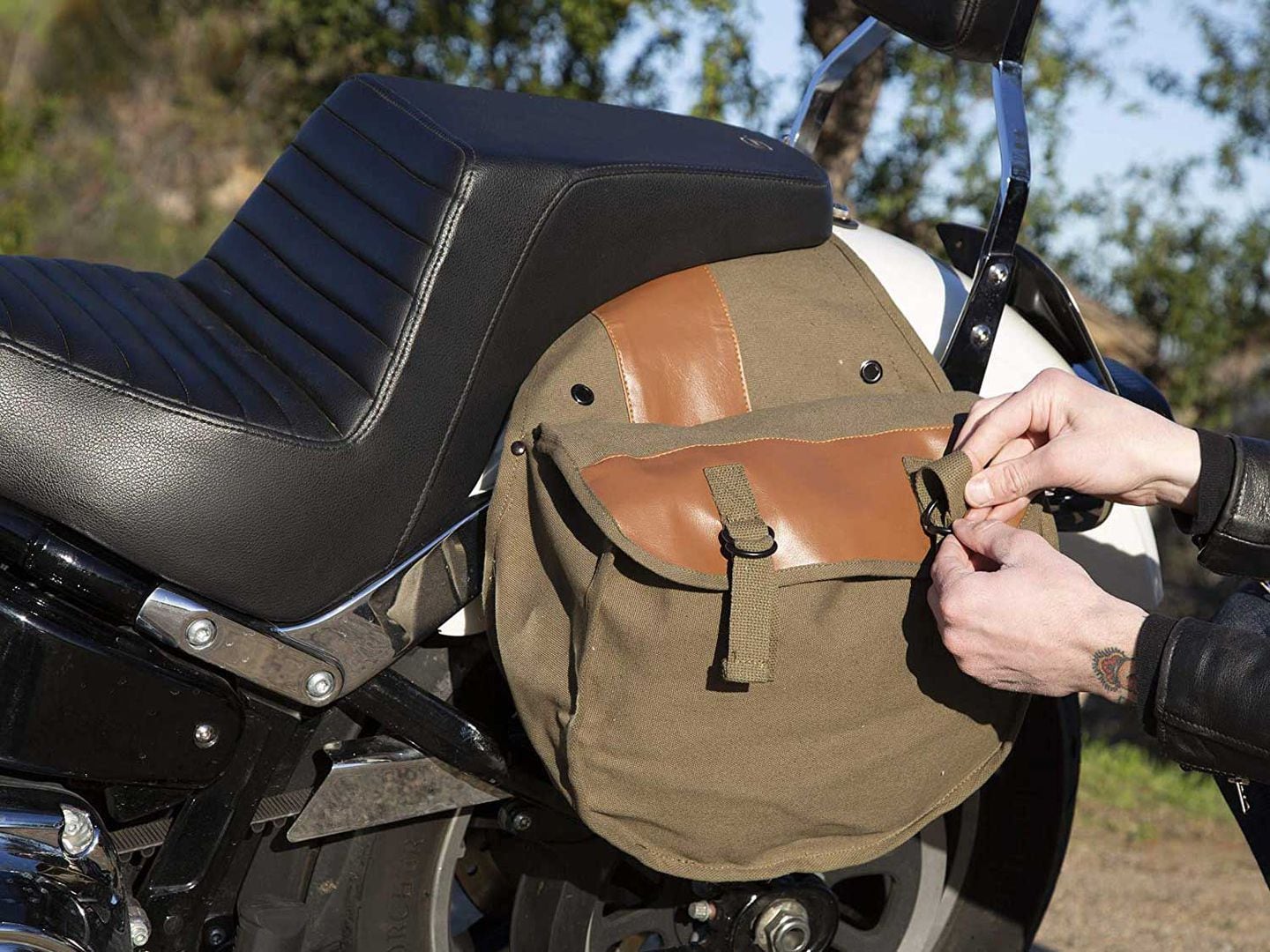 Waterproof Motorcycle Saddlebag for Harley Davidson Sportster Road