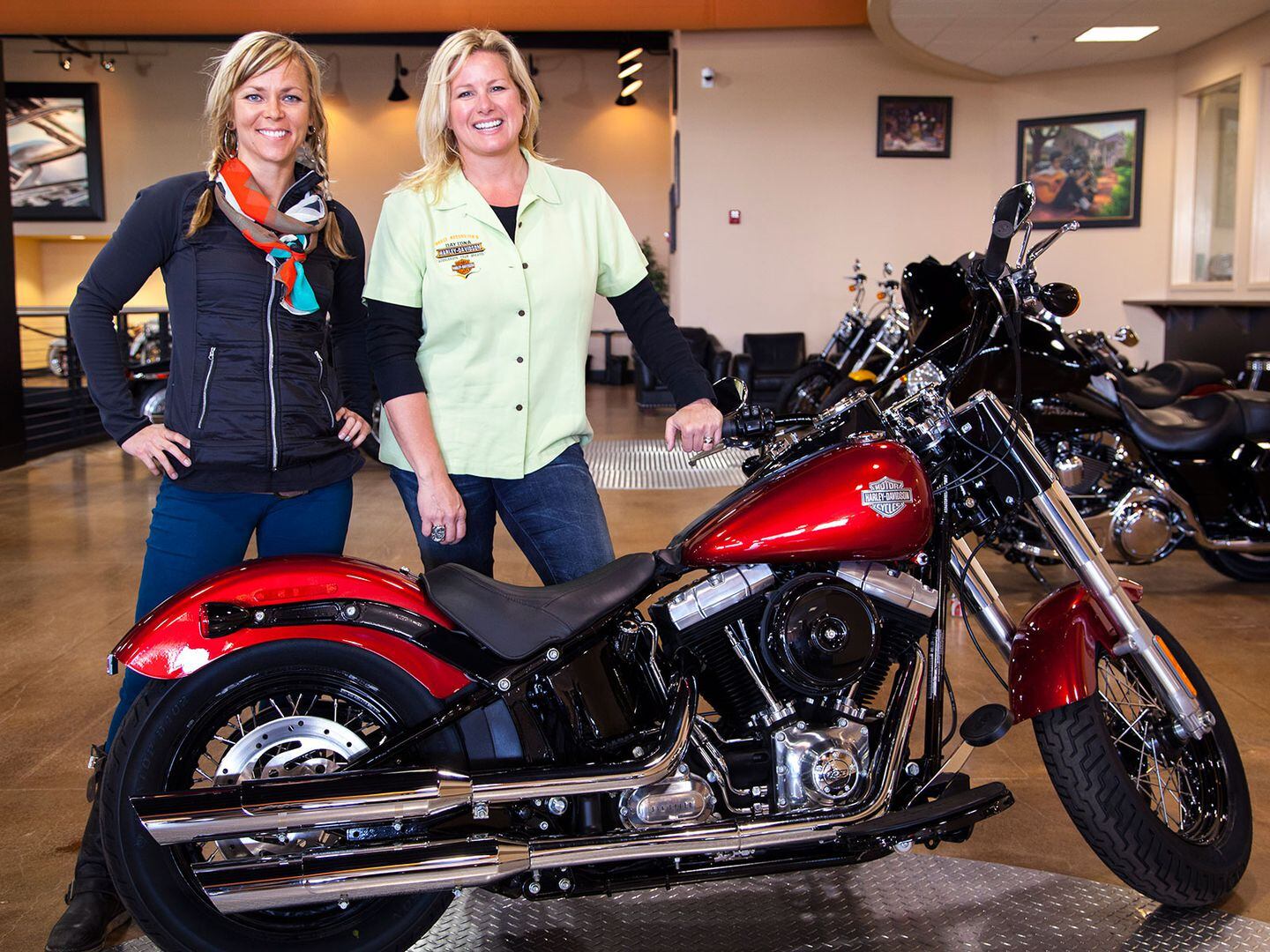 Jessi Combs Builds Biker Belles bikes on Velocity TV's All Girls Garage