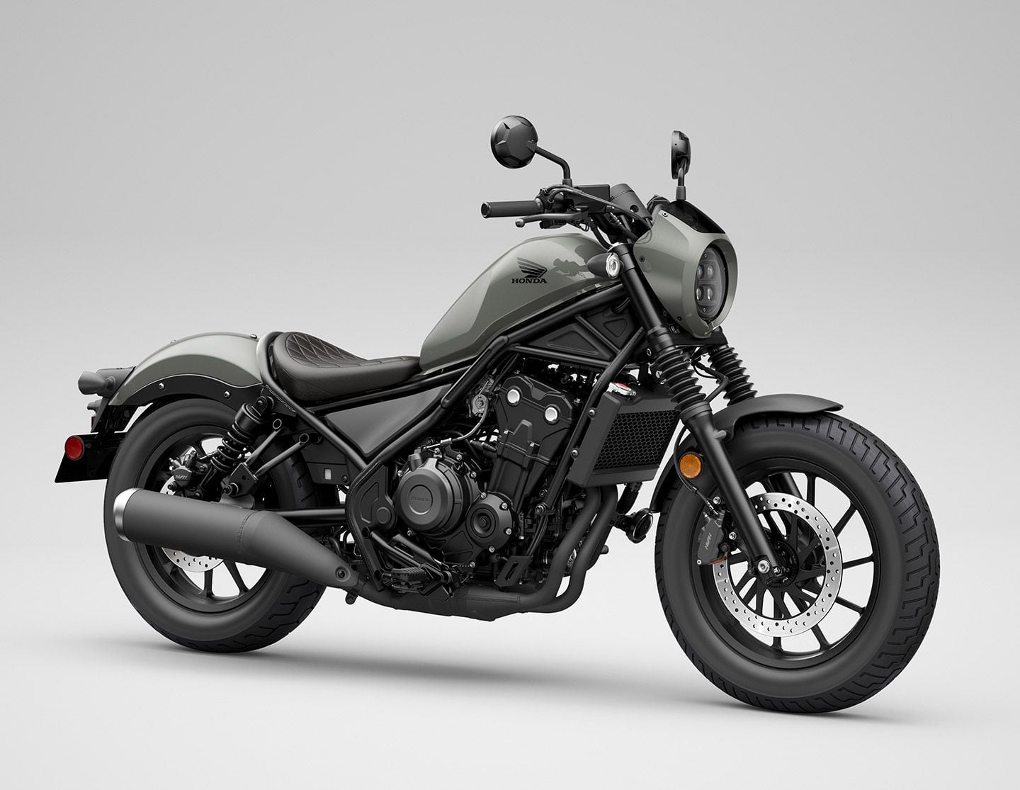The Rebel 500 SE ABS returns for 2024 as well, but with a new-for-this-year Pearl Gray color.