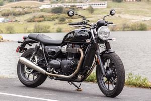 Triumph Street Twin Reviewed Motorcycle Cruiser