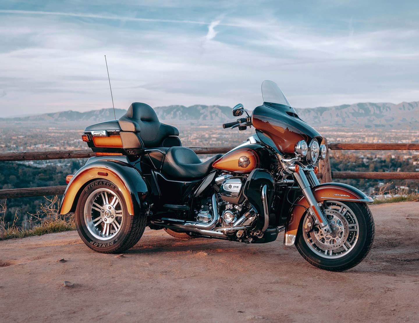 The 2024 Tri Glide Ultra also gets the Tobacco Fade treatment which adds $4,000 to the base MSRP of the standard model. No more than 2,000 units of the Tobacco bike will be produced however.