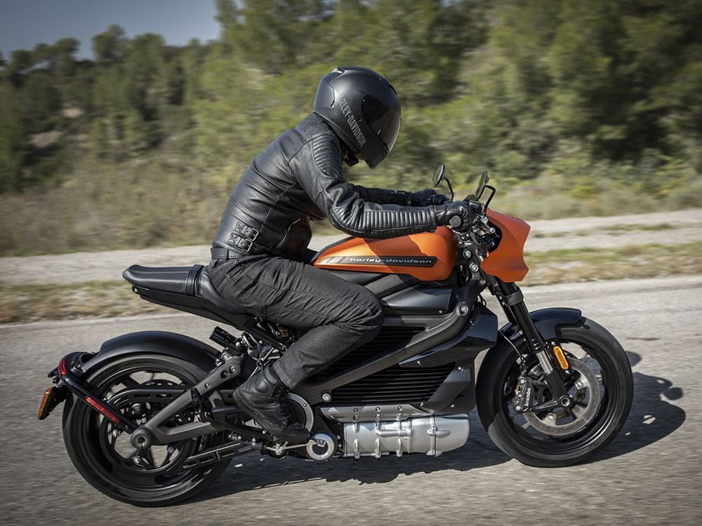 LiveWire will be able to accelerate from 0 to 60 mph in 3.0 seconds and 60 to 80 mph in 1.9 seconds, numbers that make it one of the quickest bikes out there and certainly superior to ICE motorcycles, thanks to the instant, always-on torque from the H-D Revelation electric powertrain. Top speed will be limited to 110 mph.