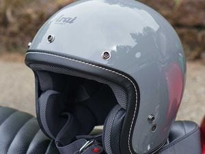 arai classic v groovy helmet - Classic-V Rear Venturi Ports — Once air enters the hidden multi Arai Classic-V: Groovy - Heritage