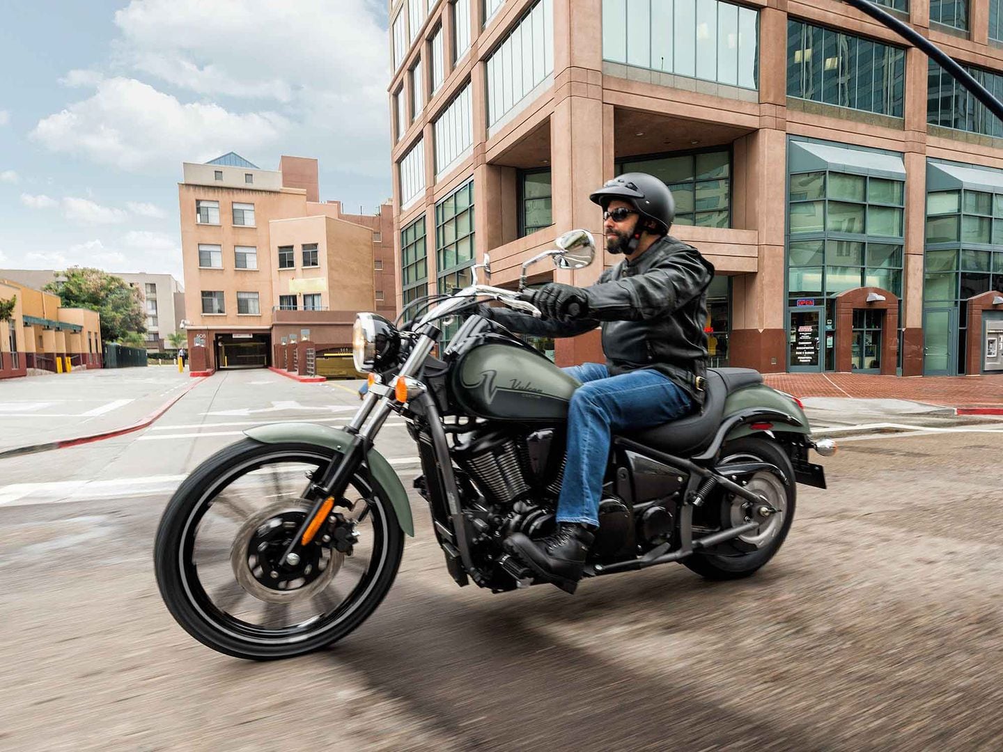Kawasaki vulcan 900 custom price sales