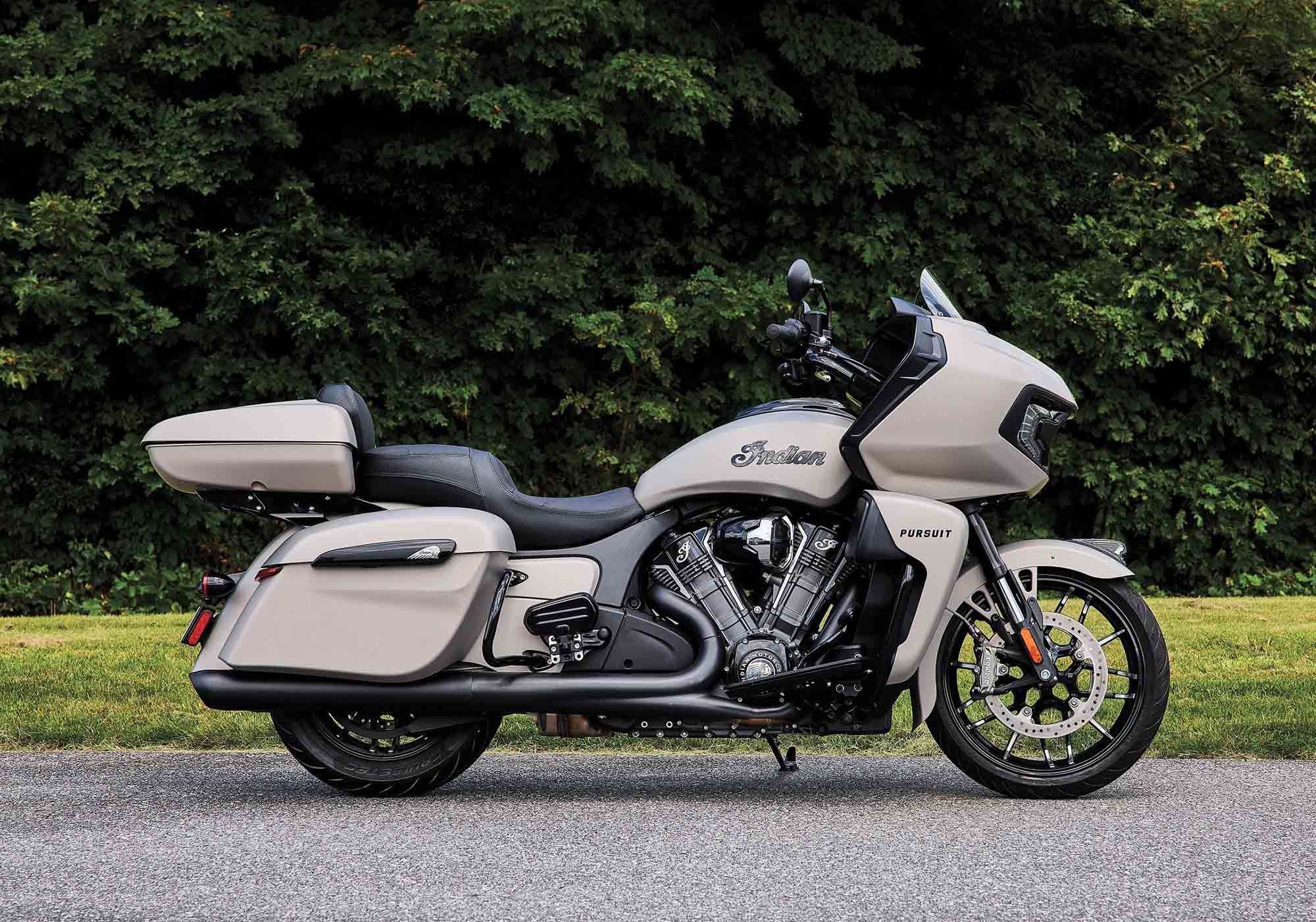 2025 Indian Challenger, Pursuit & Chieftain Series First Look Superbike Photos