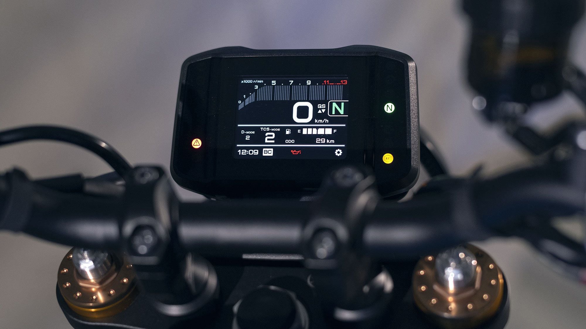 Six-axis IMU controls lean-sensitive traction control and cornering ABS. Rider modes can be selected on the 3.5-inch TFT color display.