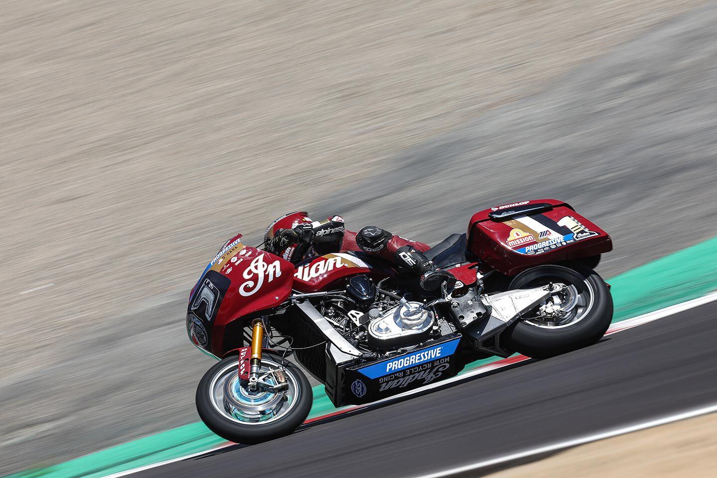 Balapan Sepeda Motor India Challenger mungkin panjang dan berat, tetapi siapa pun yang pernah menyaksikan balap King of the Baggers dari MotoAmerica tahu bahwa balapan itu lambat dan membosankan.