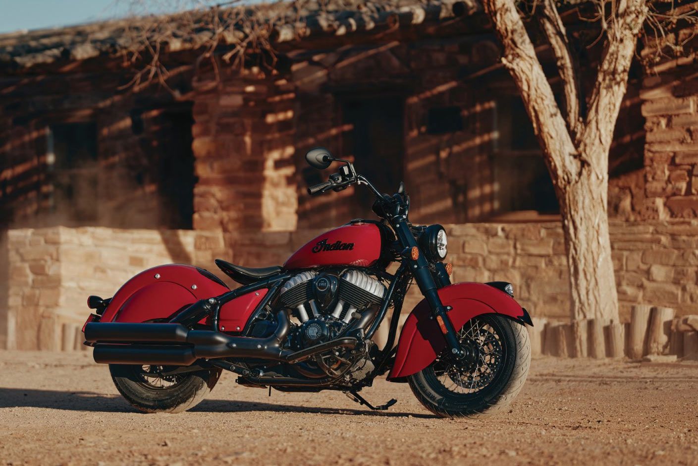 1500 V-Twin Comparison: 1998 Kawasaki 1500 Classic vs. Suzuki