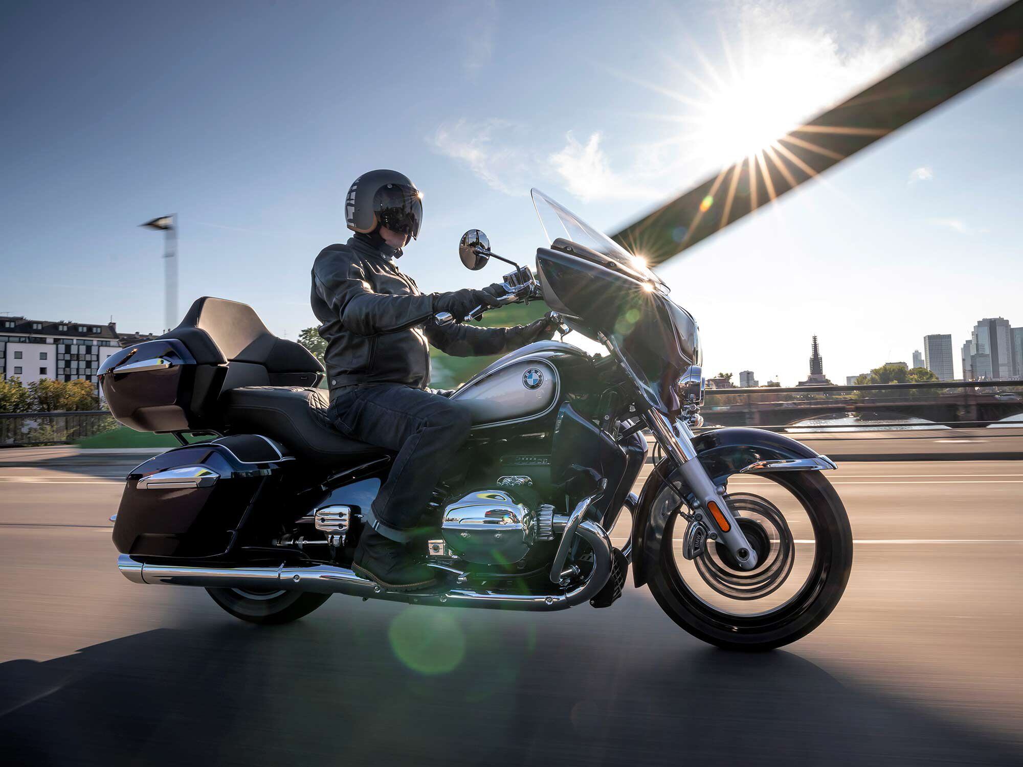 The 2022 R 18 Transcontinental dresser represents the top of the range.