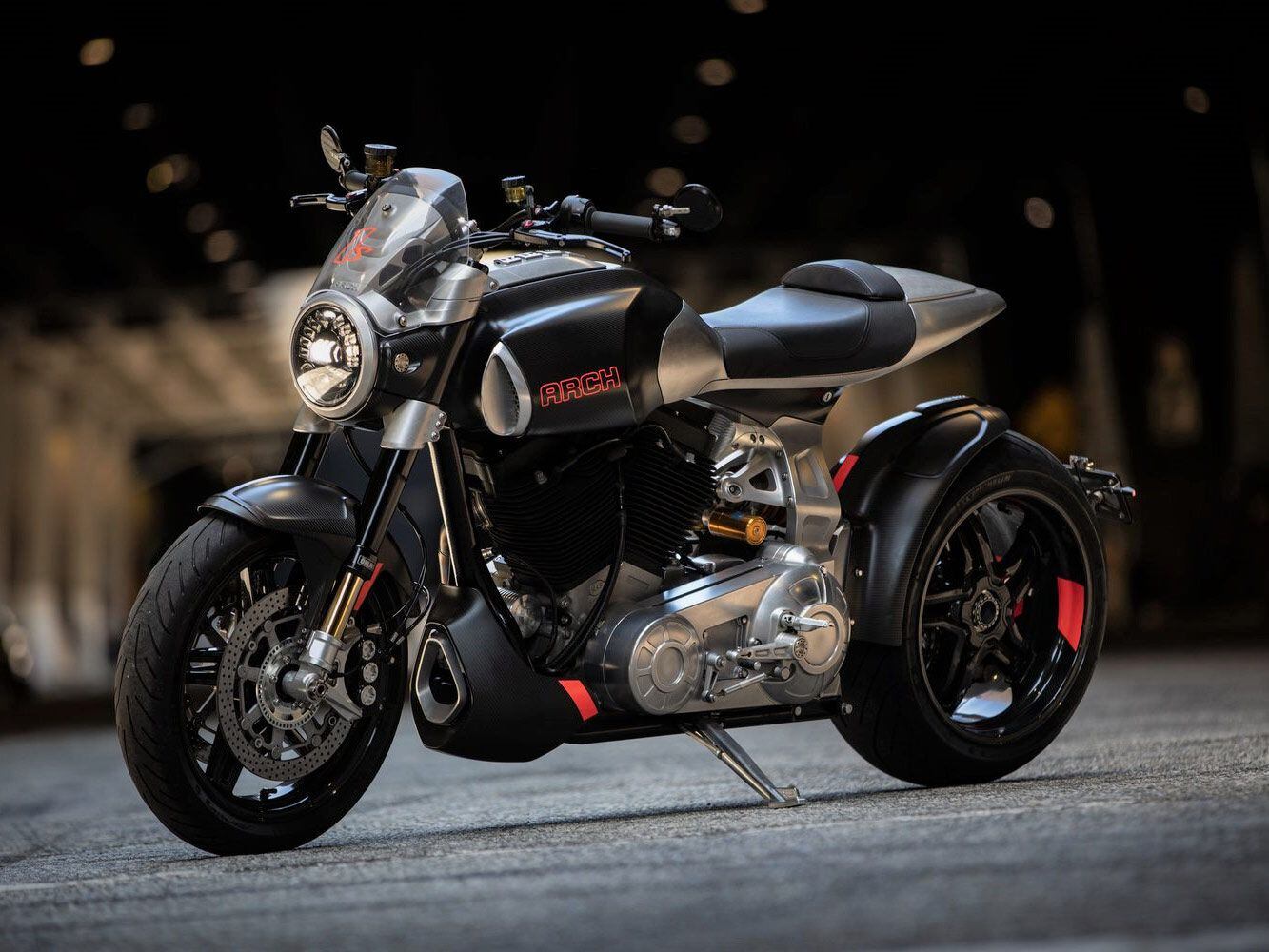 The Arch 1s chassis pairs a steel mainframe with a machined aluminum subframe and the company’s first single-sided swingarm.