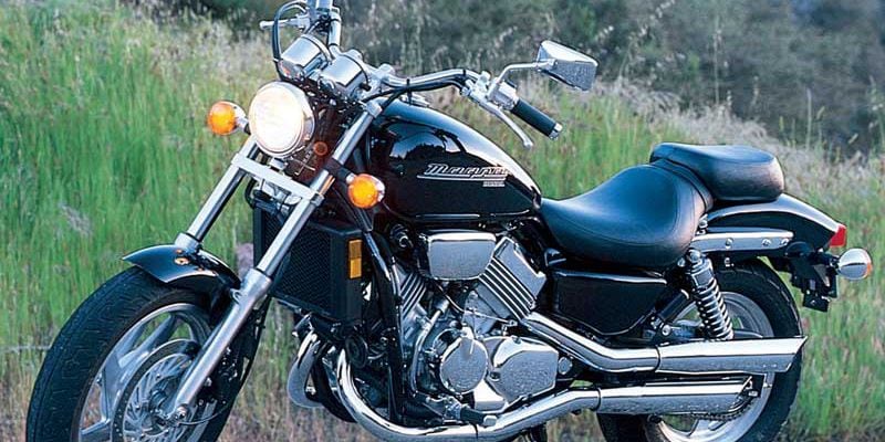 Honda Magna 750 Heavy Hitting Middleweight Motorcycle Motorcycle Cruiser