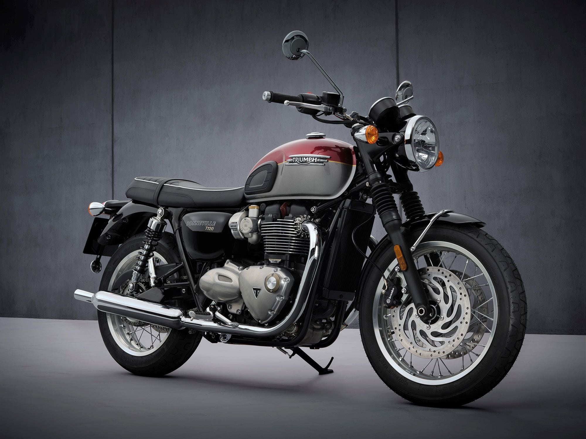 Triumph Bonneville Series Updated for 2022 Superbike Photos
