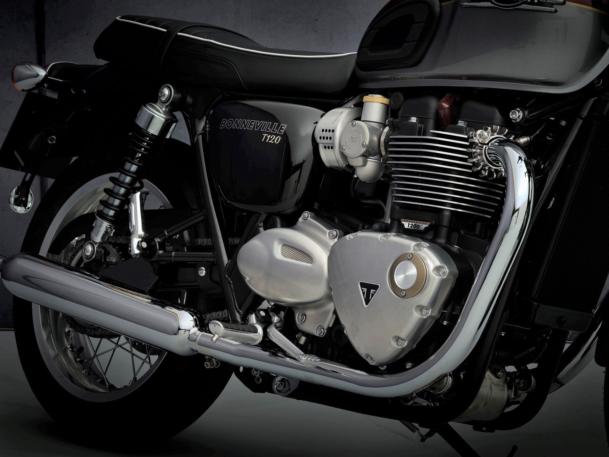 With a combination of changing cam profiles and revised porting, Triumph was able to meet Euro 5 emissions requirements.