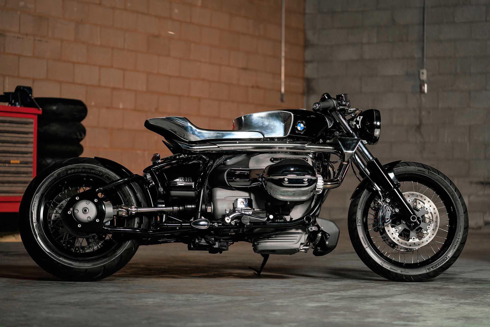 It took some slick metalwork, but Jay Donovan was able to downplay the R 18’s massive exhaust pipe and create this build he calls “Future Cafe.”