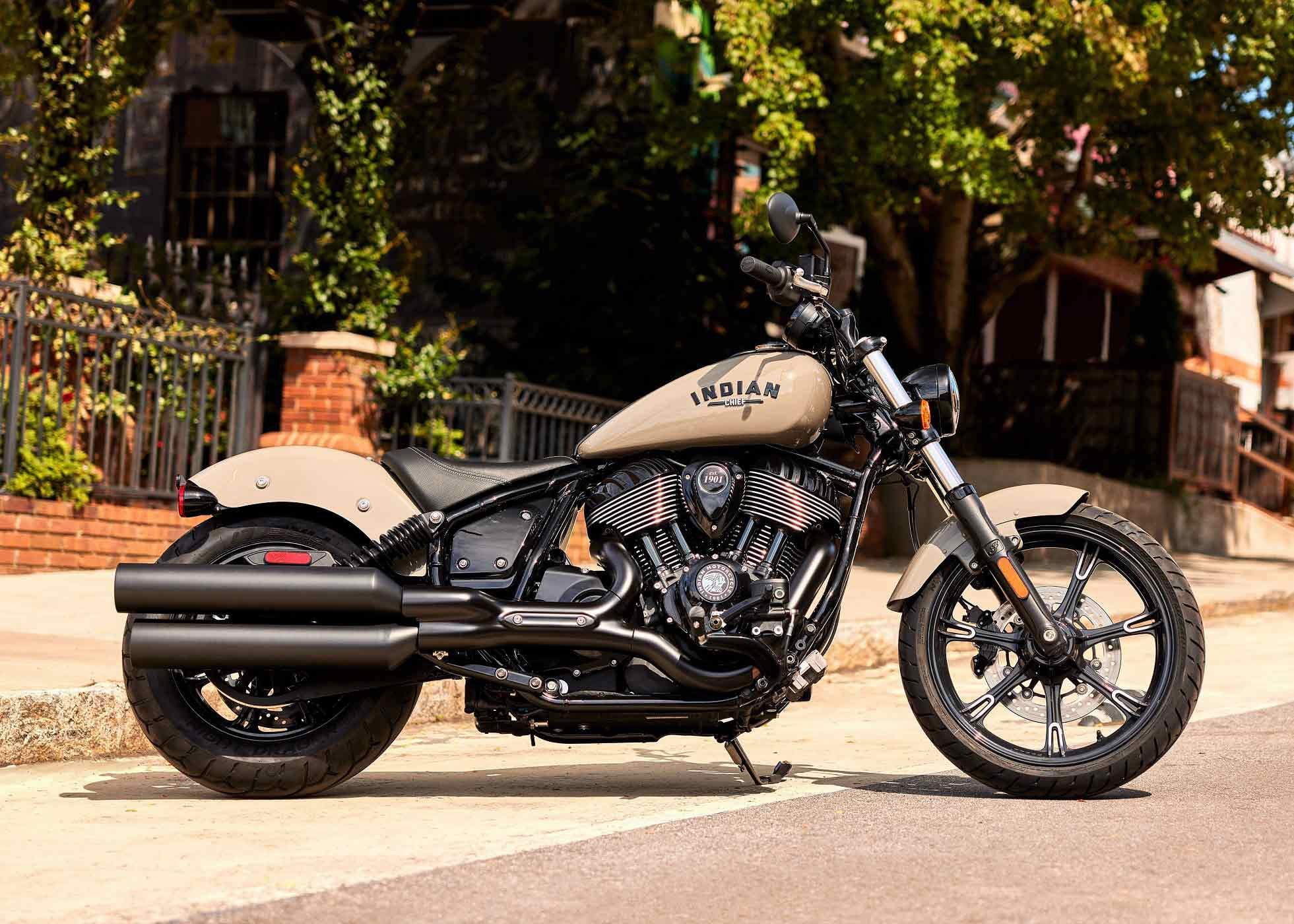 The 2023 Chief Dark Horse is a substantial upgrade over the base Chief, rocking the bigger 1,890cc Thunderstroke 116 mill, standard ABS, and equipped with the 4-inch touchscreen display. Although the engine is unchanged for 2023, the Dark Horse also gets the new slipper clutch, and the bike’s touchscreen can now be connected to the owner’s Ride Command account from the app to access additional bike info. The Dark Horse starts at $17,499 in Black Smoke, and goes up to $18,499 for the Storm Blue color scheme. Sagebrush Smoke is a new color option this year.