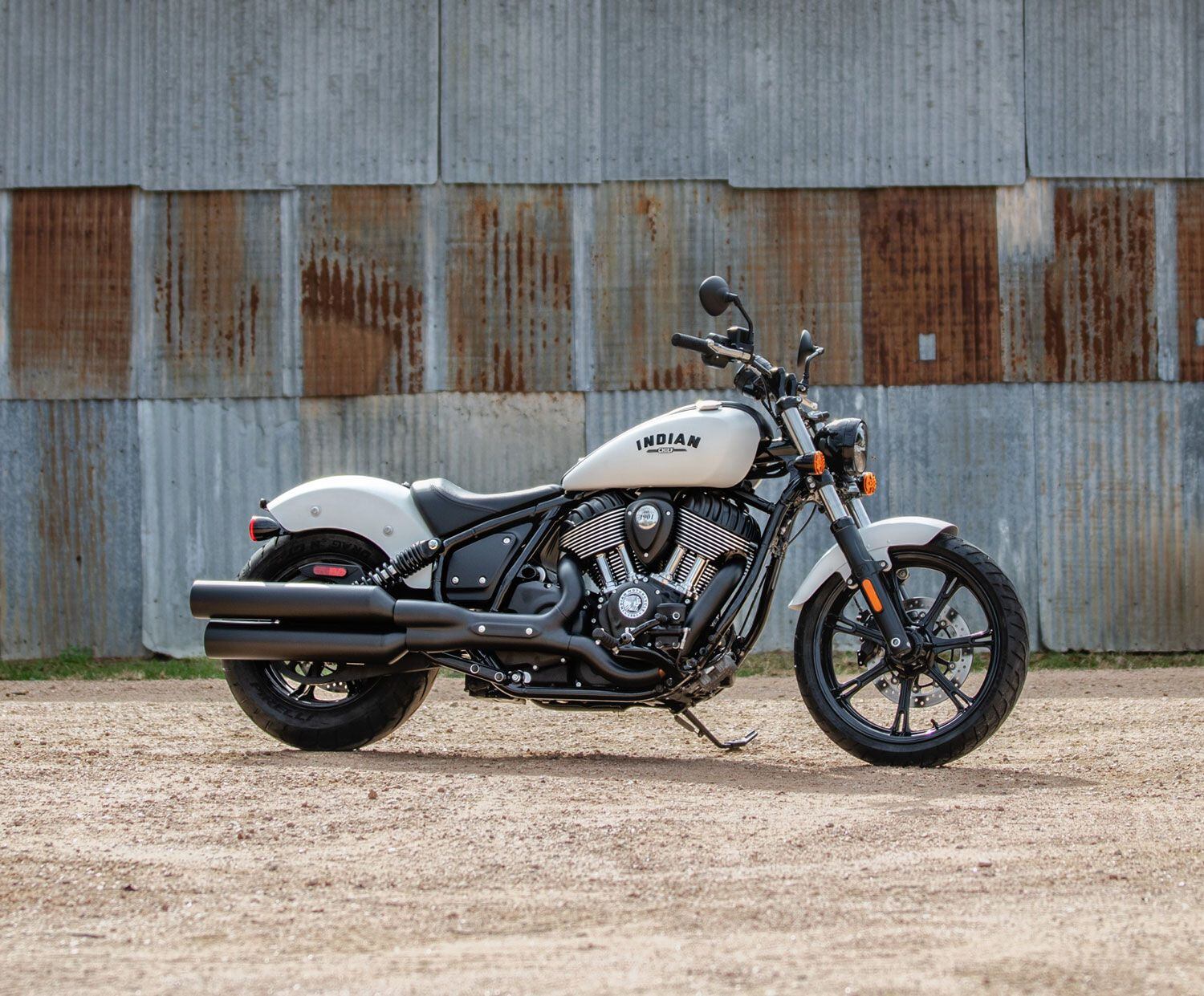 The 2022 Indian Chief in White Smoke with a front 19-inch cast wheel.