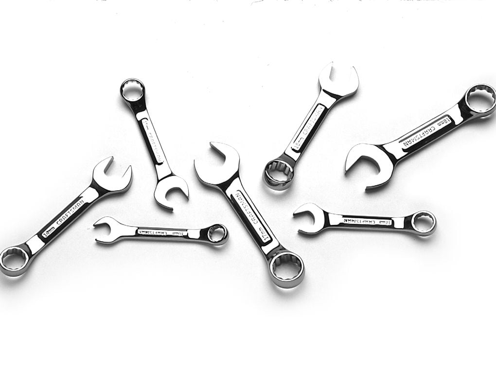 Battery powered open end discount wrench