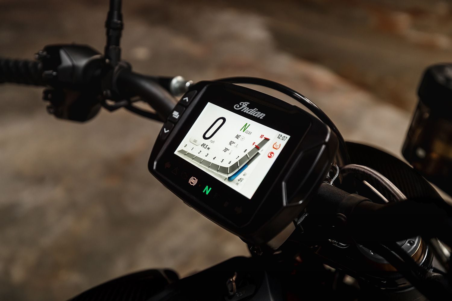 The FTR S and FTR R Carbon each come with a programmable 4.3-inch digital LCD gauge display.