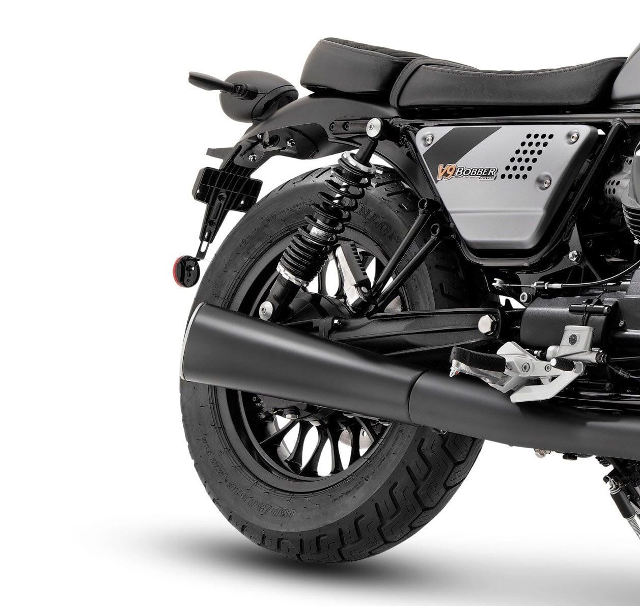 The V9 Bobber Special Edition also features a new black-painted traffic-friendly plug-in muffler.