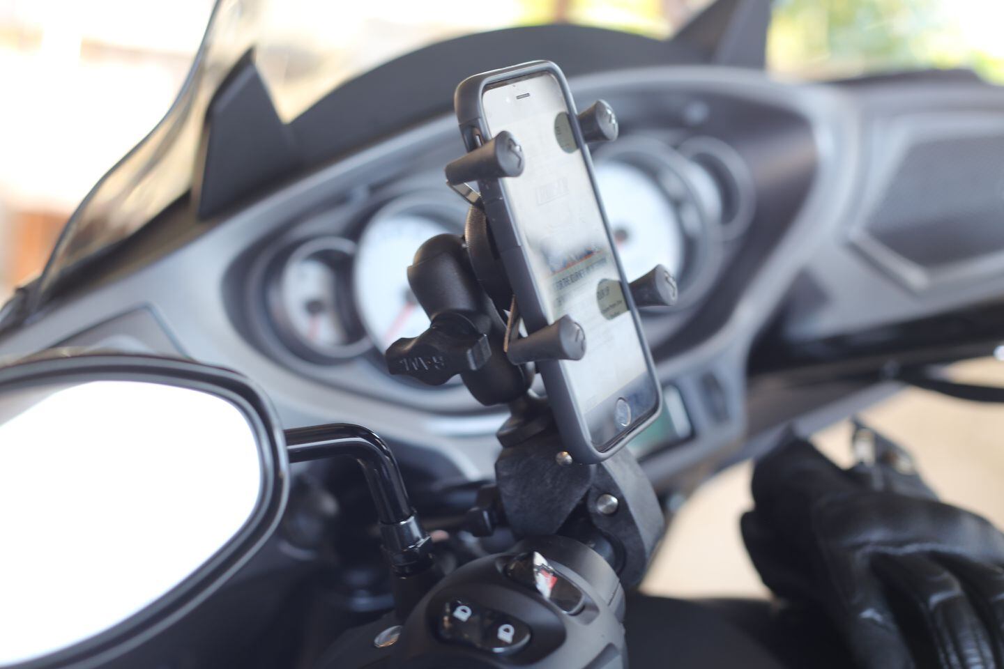 RAM Mount Motorcycle Phone Mount Review Motorcycle Cruiser