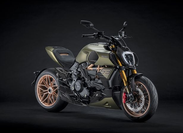 テル Ducati Diavel 1260 - YouTube