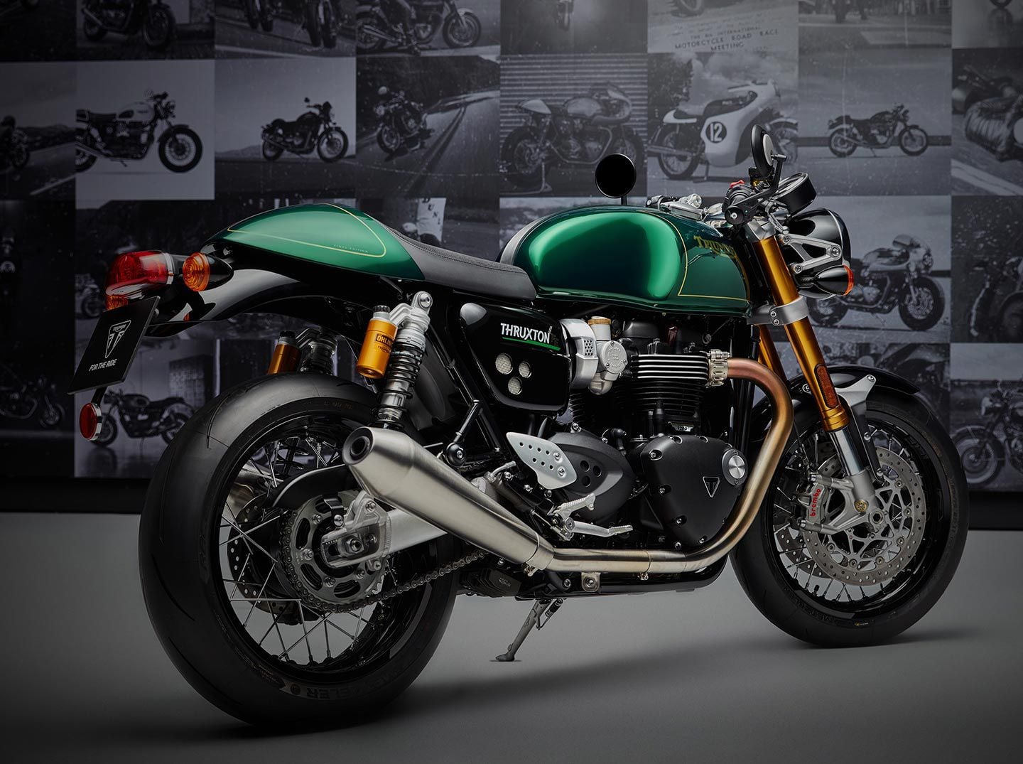 The 2025 Thruxton FE carries on the cafe racer styling with clip-ons and bullet seat, and retains premium Showa and Öhlins components from the RS.