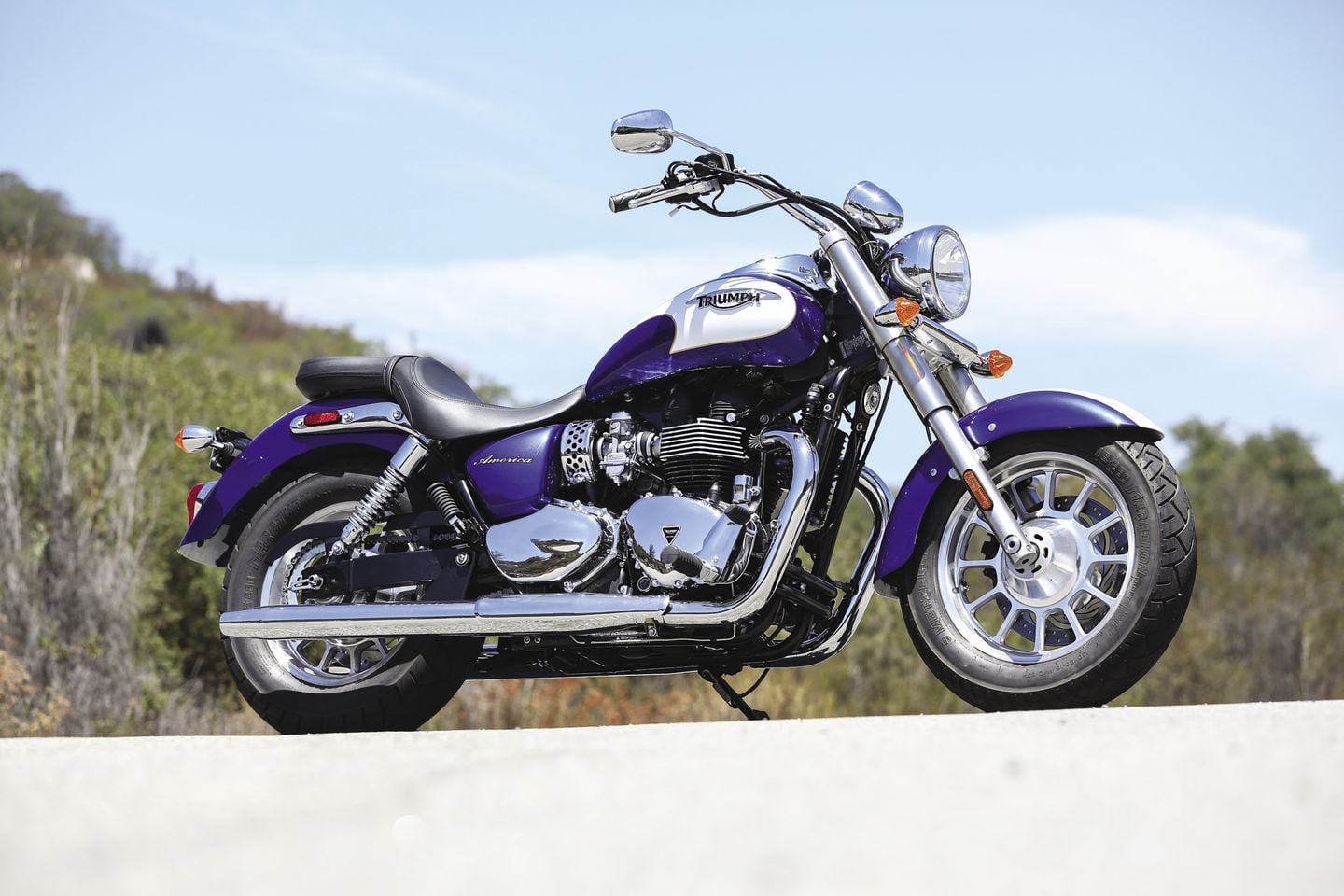 900cc comparison Kawasaki Vulcan 900 vs. Suzuki C50 vs. Triumph America Motorcycle Cruiser