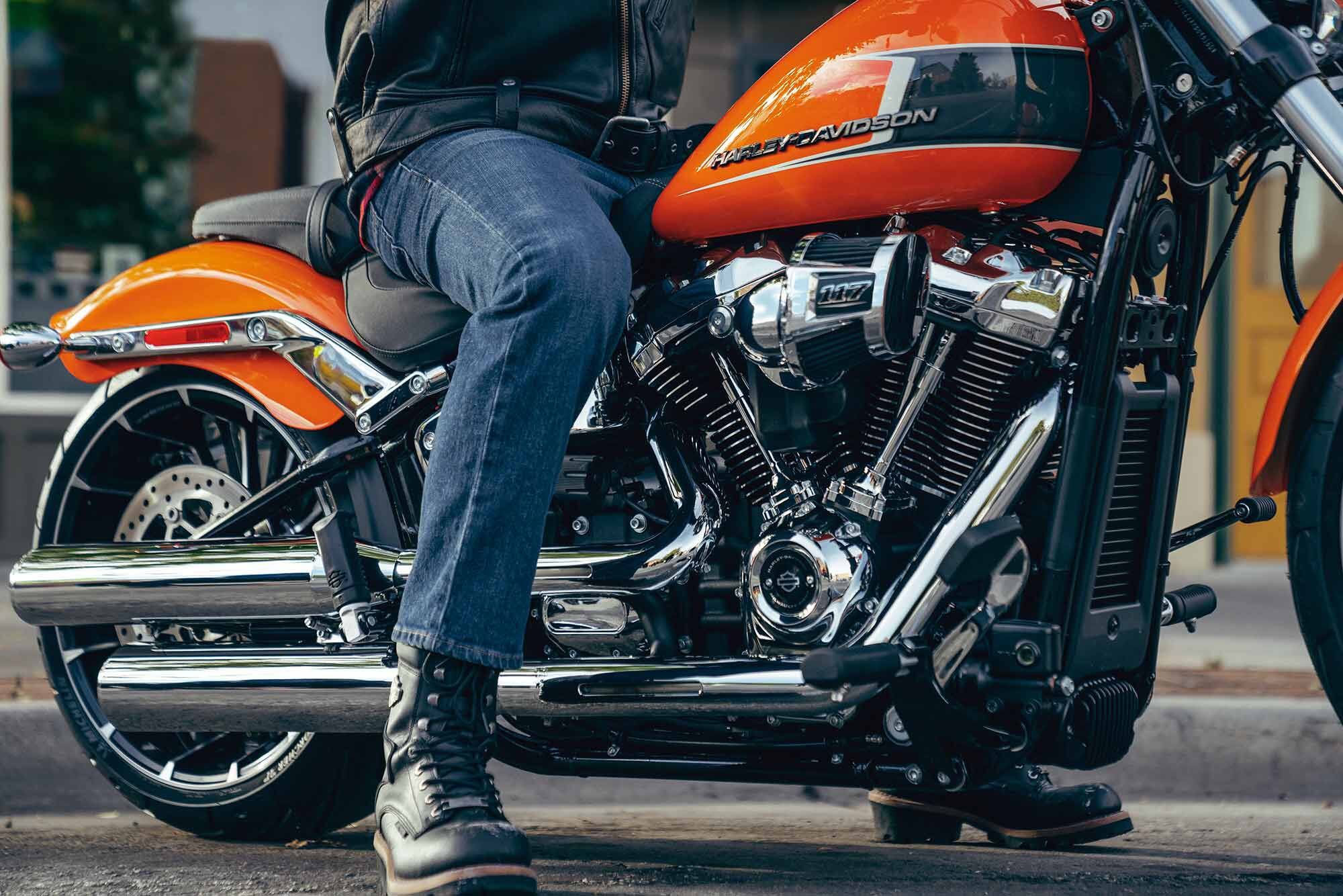 The 117ci Milwaukee-Eight in the Breakout is good for a claimed 125 lb.-ft. of peak torque.