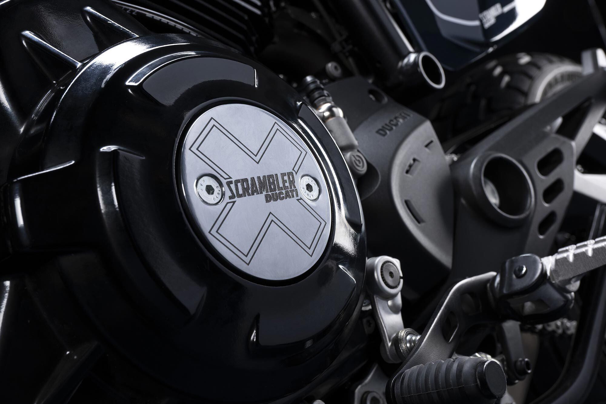 New eight-disc clutch has a smoother pull as well as being lower profile, giving feet more room to shift.