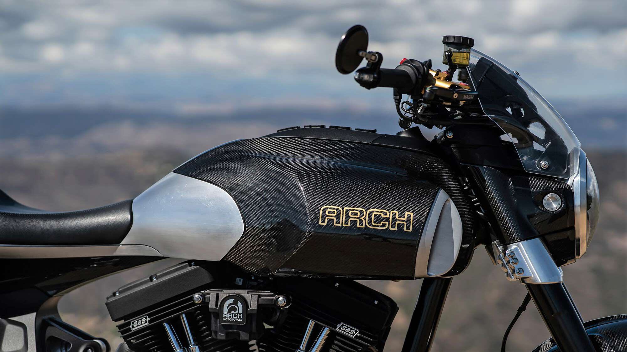 “Sport style” on the 1s includes additional bodywork and a small cowl with fly screen up front. Side vents at the front of the carbon fiber tank direct airflow to the intake system located behind it.