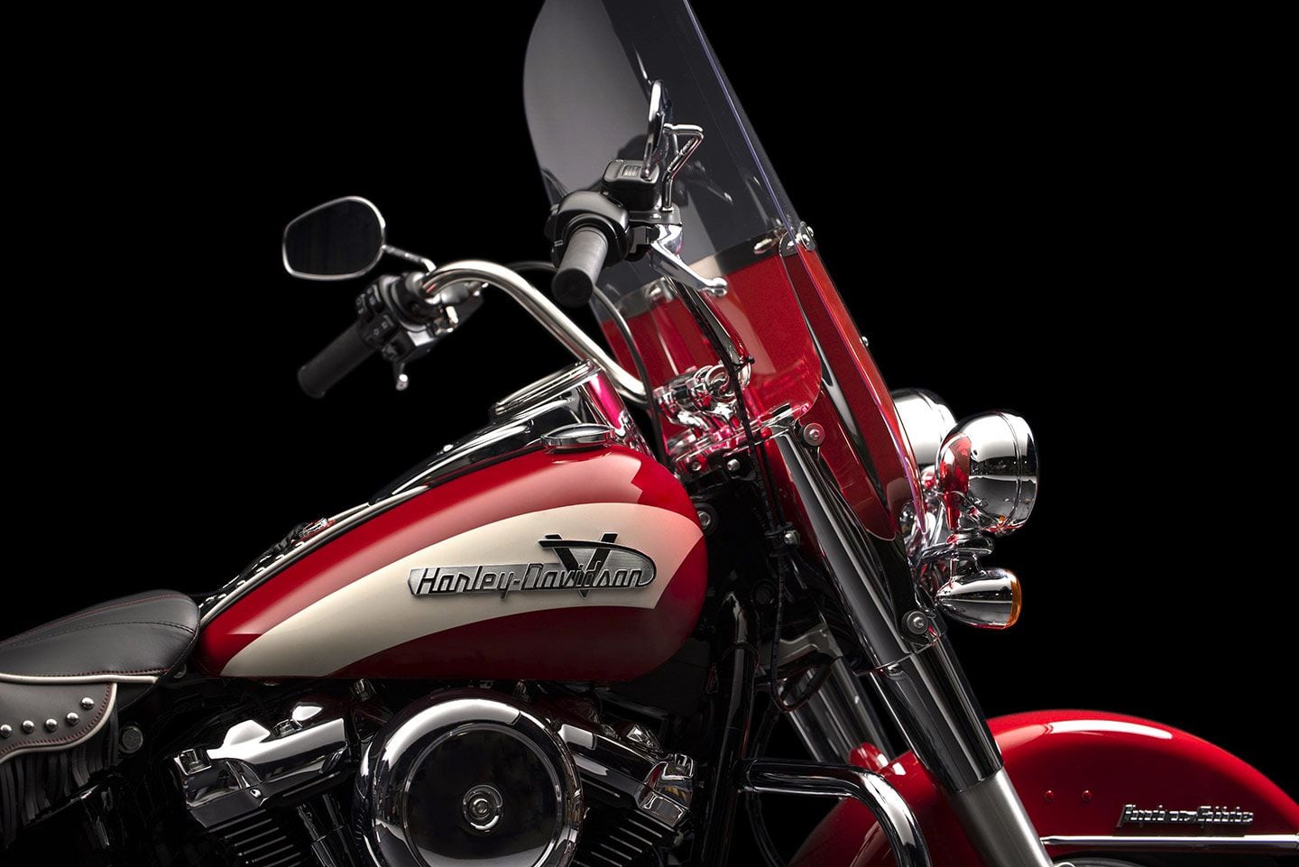 No 74ci panhead here: You get a  counterbalanced Milwaukee-Eight 114 V-twin engine tuned with a Screamin’ Eagle High-Flow air cleaner propelling the 2024 Hydra-Glide Revival.