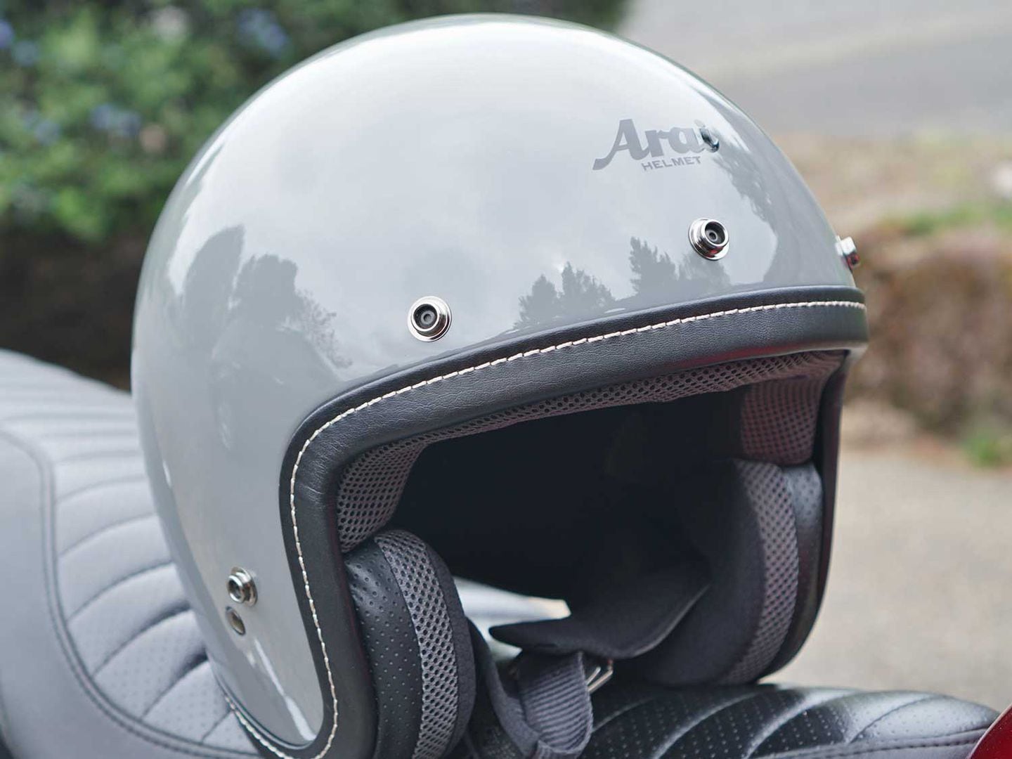 Arai Classic SW 59〜60cm Arai Classic-V Helmet Review | Motorcycle Cruiser