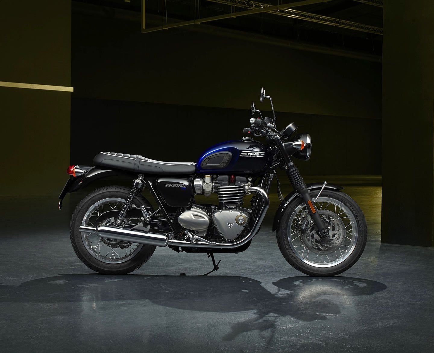 The higher-spec T120 Blue Stealth gets the same paint treatment, but rolls with a 1,200cc engine and more premium components.
