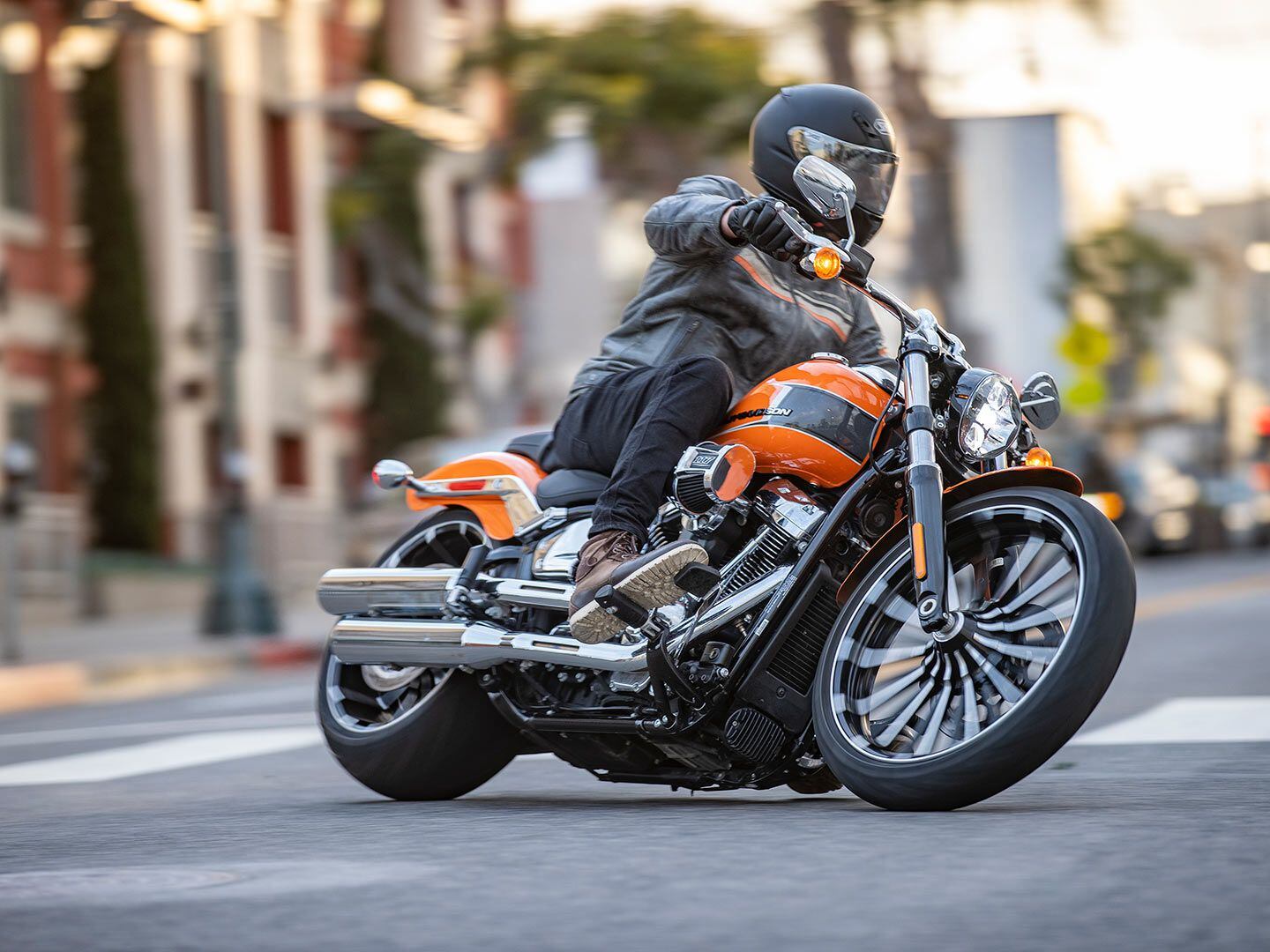 Back in Harley-Davidson’s lineup for 2023, the Breakout 117 returns with the largest version of the Milwaukee-Eight powerplant.