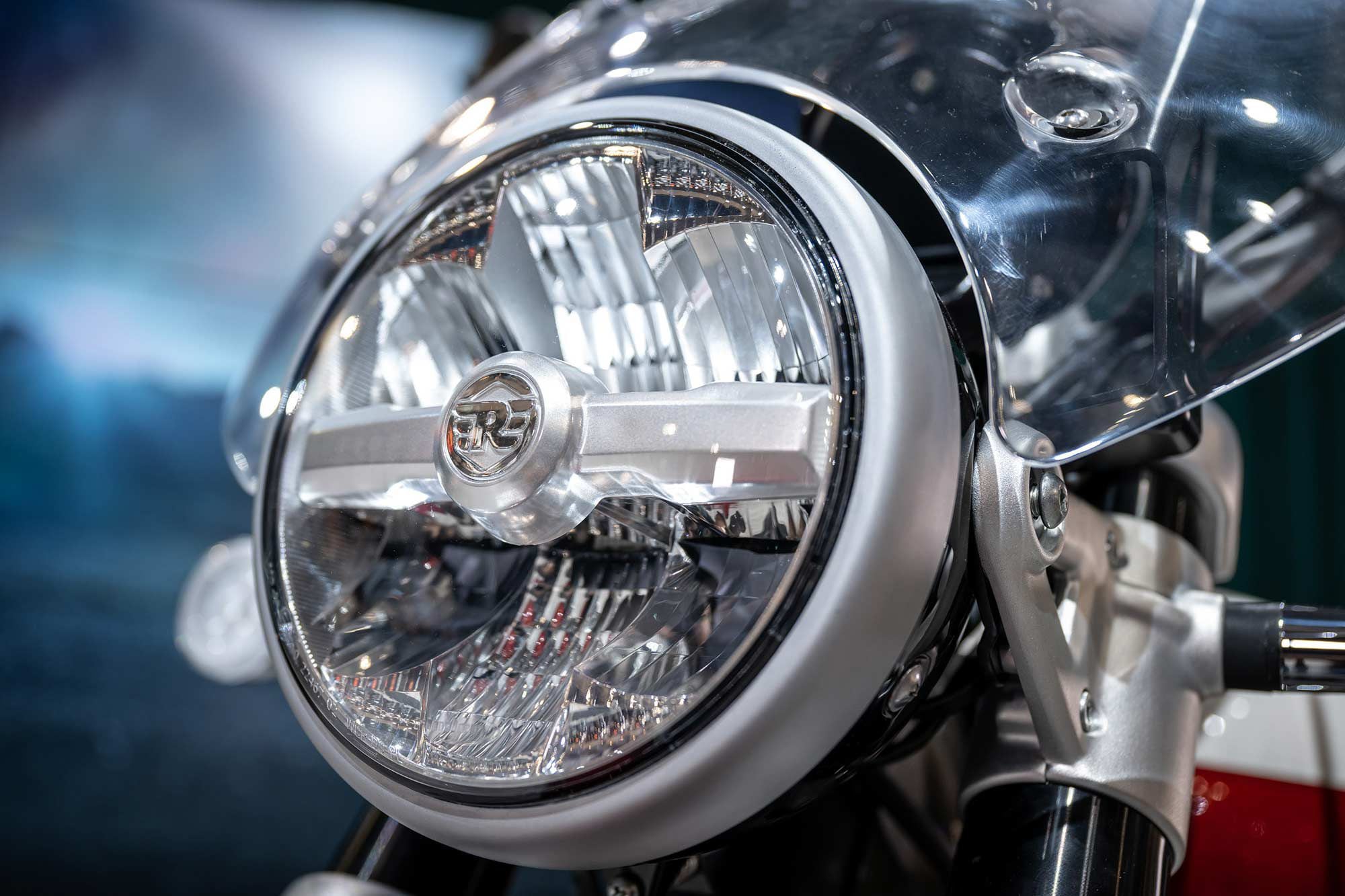 Higher-quality elements on the Super Meteor also include LED lighting up front, another first for Royal Enfield.