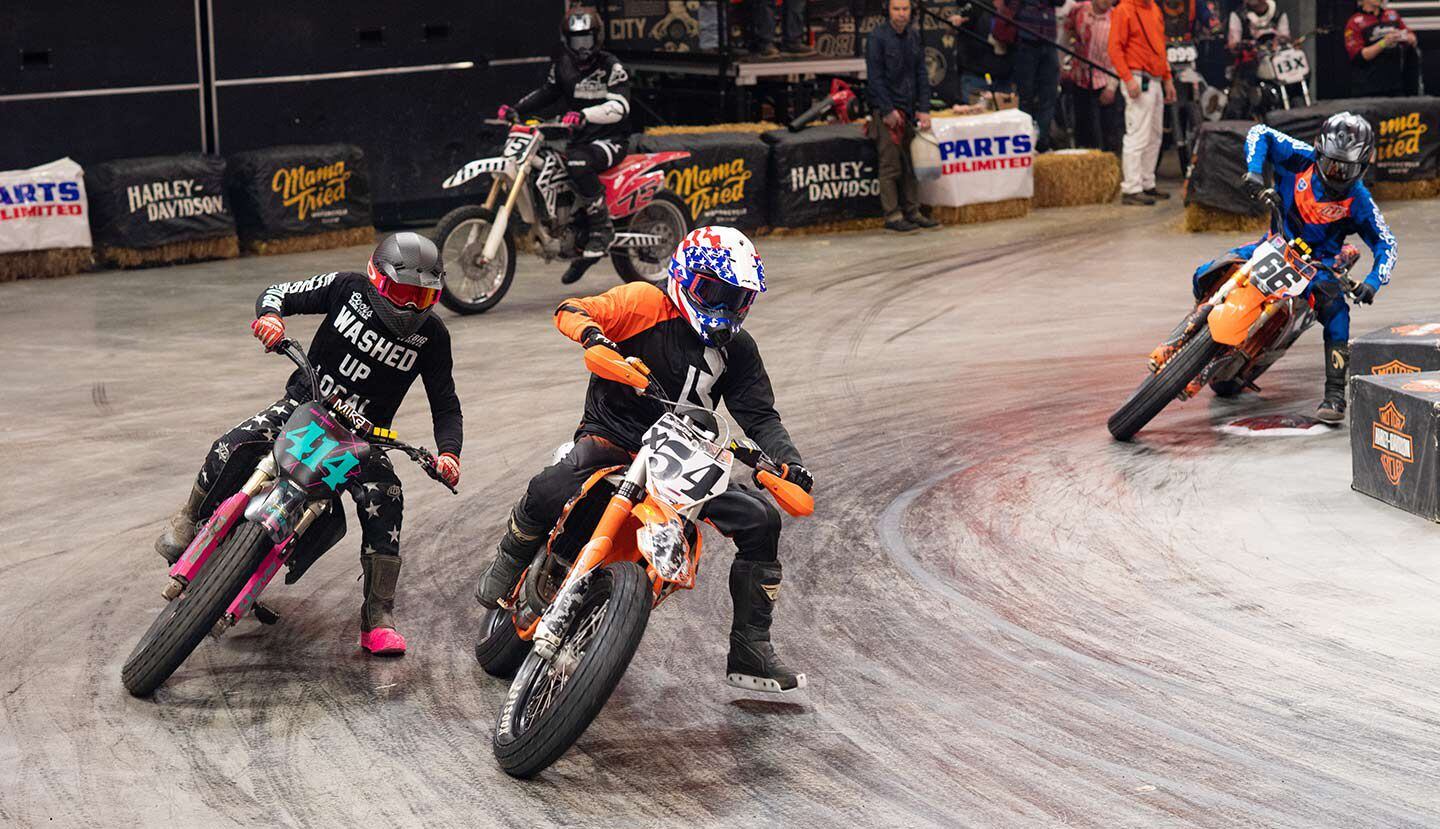 Brian Hopper pulls ahead with Andy Pickett in close pursuit in the Open Amateur class.