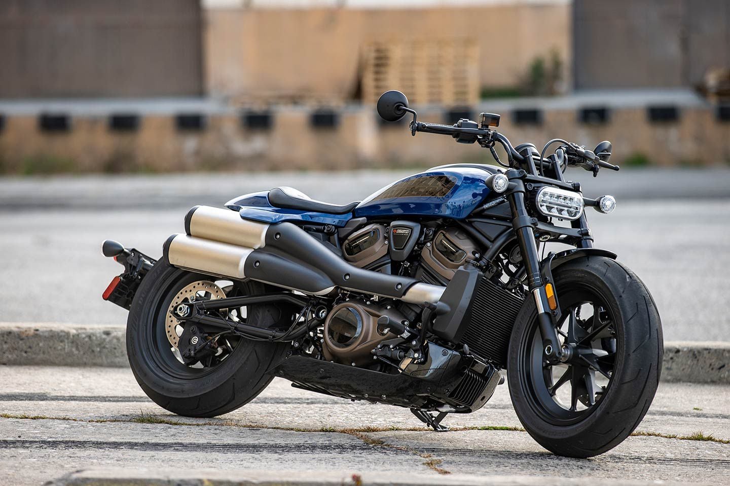 The Sportster S reminds us of an American muscle car; wide tires and a stocky stance give it presence, but the star of the show is the Revolution Max 1250T engine.