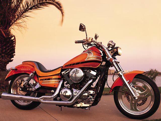 VR180-10／Vintage-Orange Kawasaki Motorcycle in Vibrant Orange