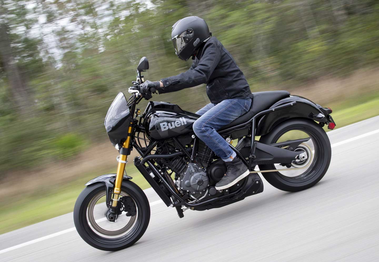We copped a quick ride on the preproduction version of Buell's Super Cruiser at Daytona Bike Week.