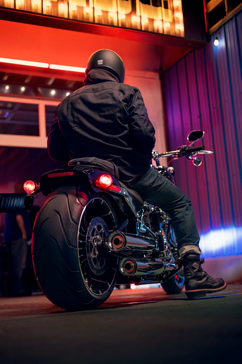 That 240-section rear tire is one of the Breakout's calling cards, both in terms of looks and in its handling characteristics.