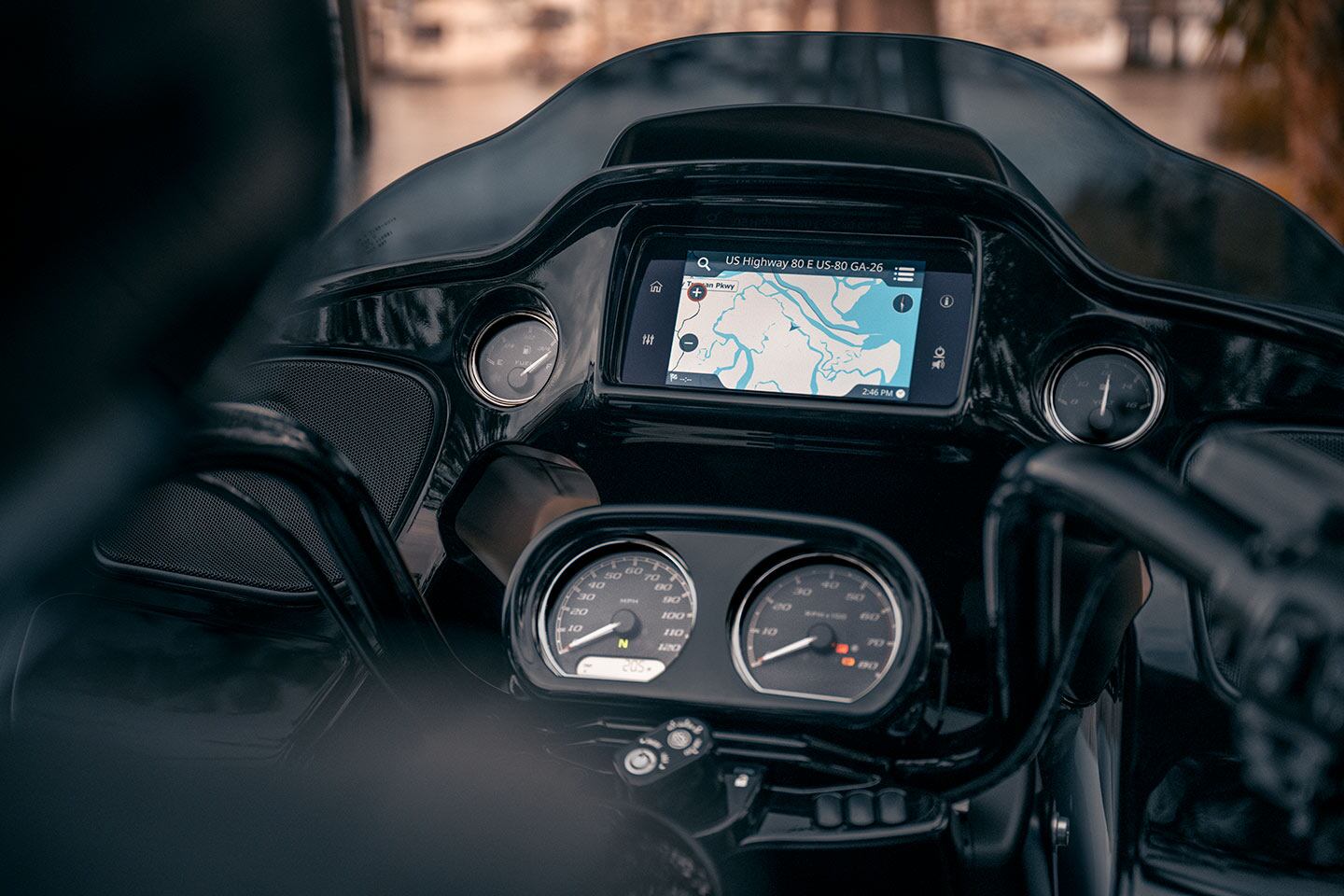 While the 2024 Glide moved to an all-digital dash, the Road Glide's previous-gen marriage of digital and analog instrumentation still looks 