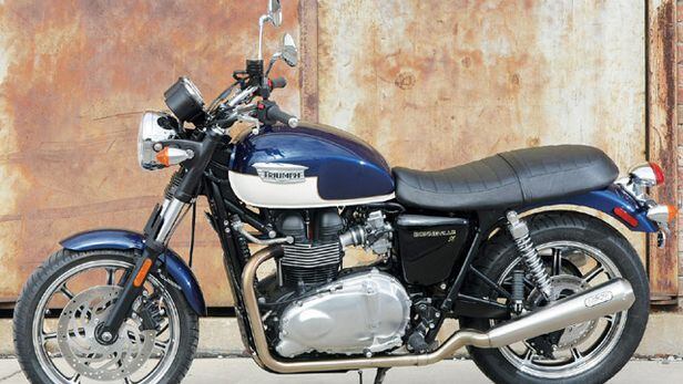 オンライン限定商品 トライアンフボンネビルseスクリーン TRIUMPH Bonneville T100(09年〜) ロードコメット フュージョンホワイト クリア 通常スクリーン CHIC DESIGN(シックデザイン)