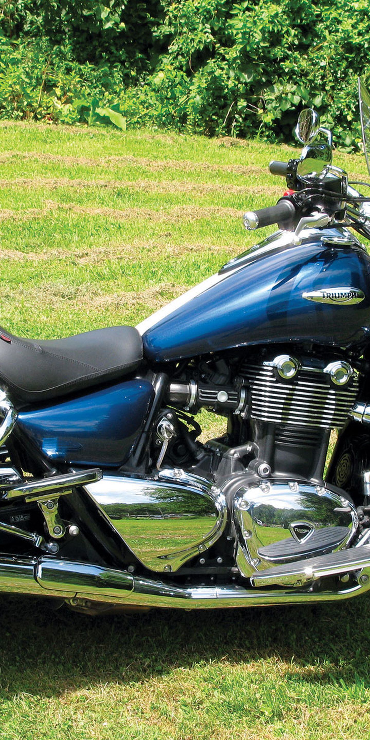 Long Term Bikes 2010 Triumph Thunderbird Motorcycle Cruiser