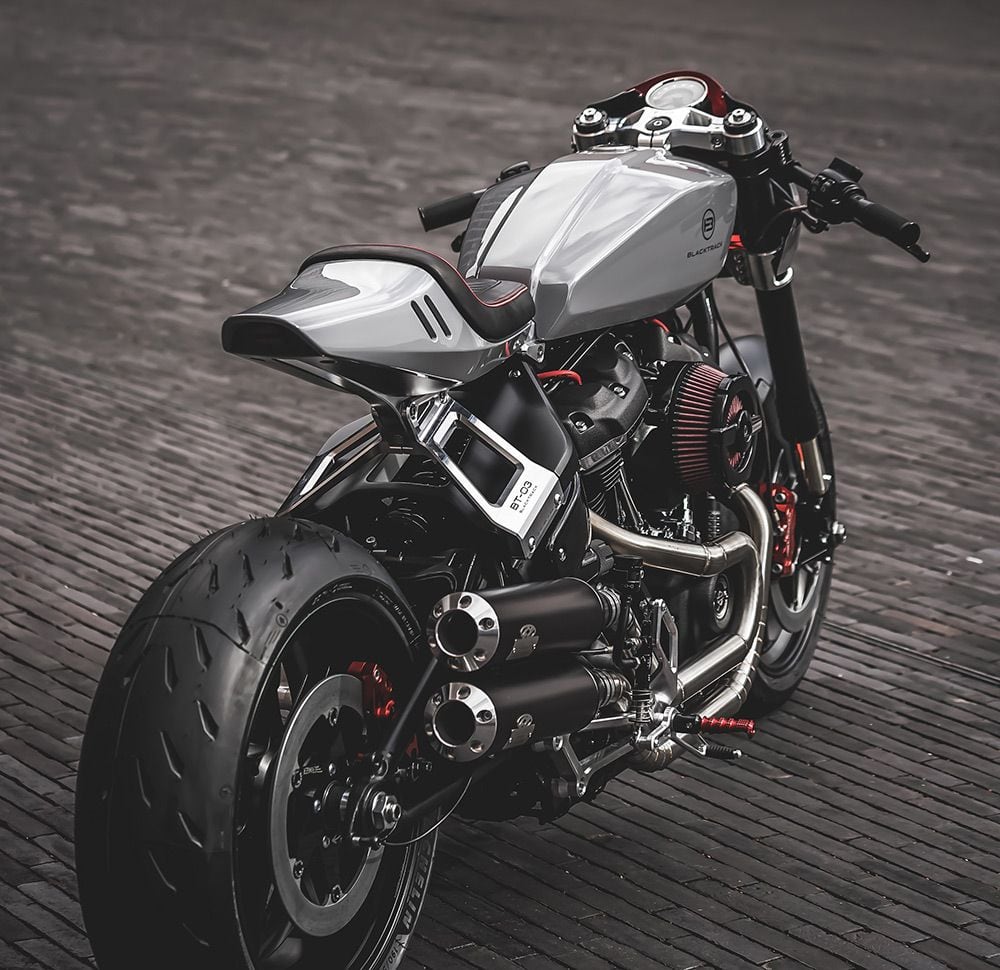 With a solo seat, clip-ons, rearset controls, and an emphasis on the engine, there’s no mistaking the bike’s sporty intent. The rear subframe is a custom design by Blacktrack.