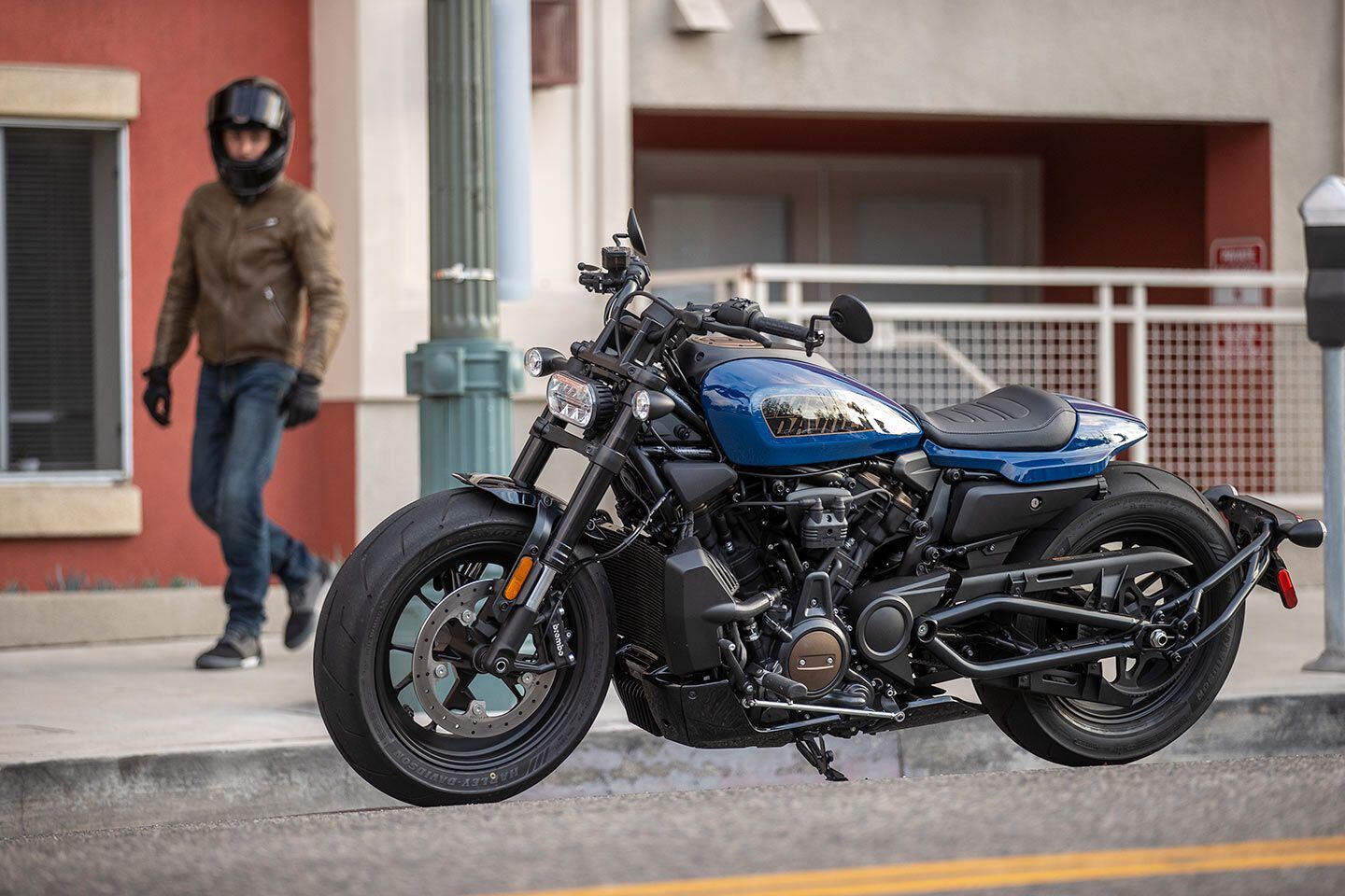A single, 320mm front brake disc and Brembo Monoblock caliper keeps things simple while offering more than enough stopping power. Something else Sportster S owners should consider is front tire replacement; the 160/70-17 Dunlop GT503 sells for $299.95 on the Harley-Davidson website, a $120 premium over the more traditional 100/90-19 on the Nightster.